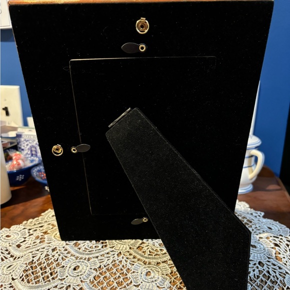 Ornate Gold Frame - 5x7 - Picture 2 of 5